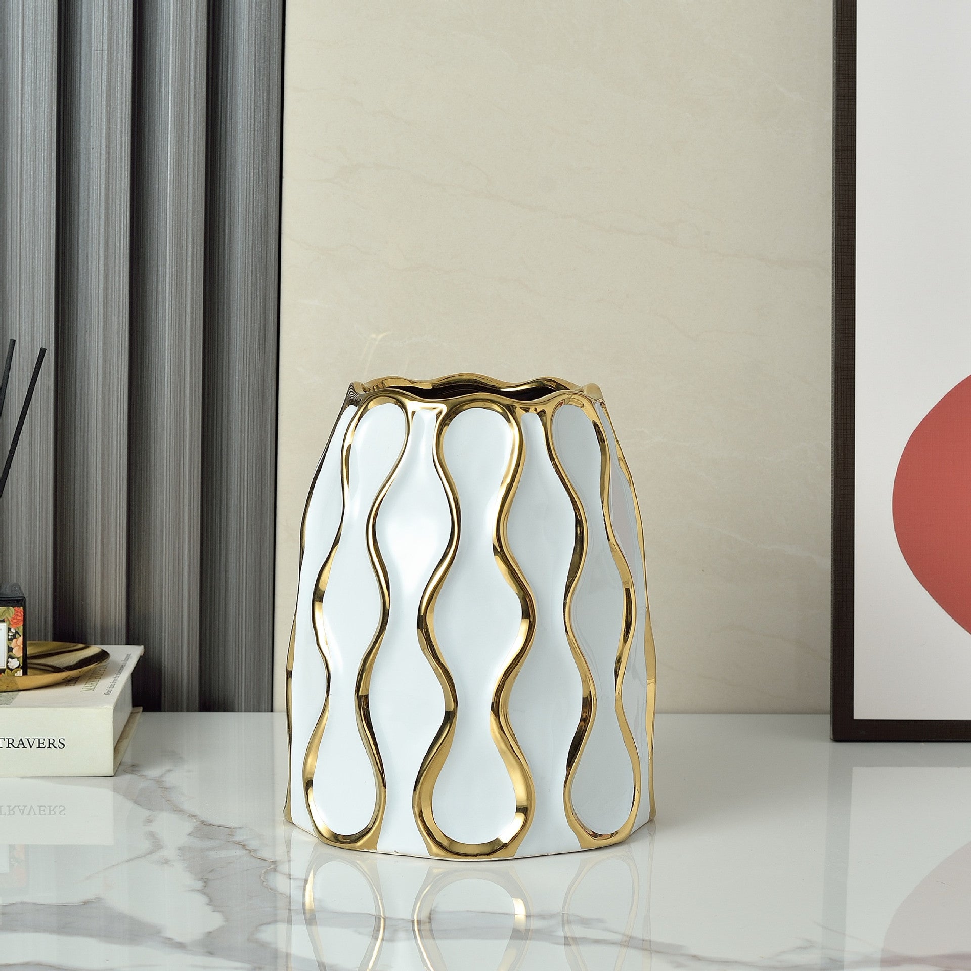 Simple Modern Black And White Gold Plated Ceramic Vase