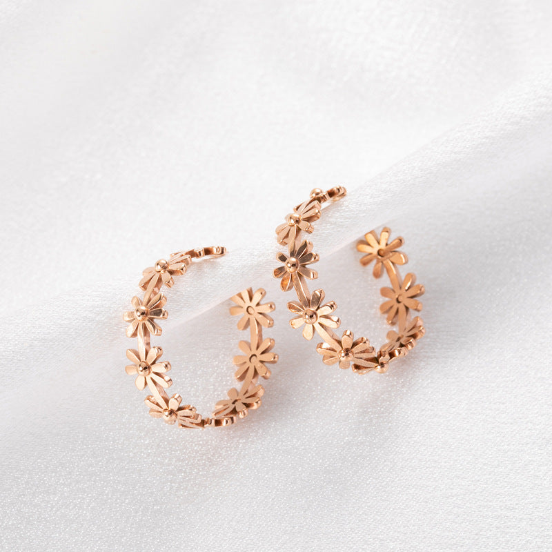 New Fashion Titanium Steel Earrings Exaggerated Small Daisy Earrings