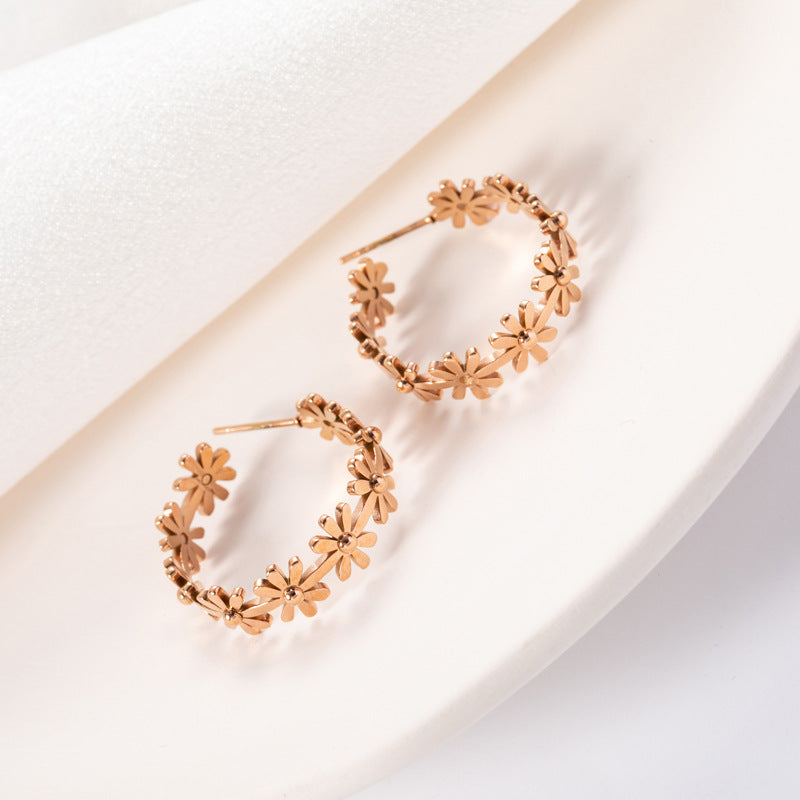 New Fashion Titanium Steel Earrings Exaggerated Small Daisy Earrings