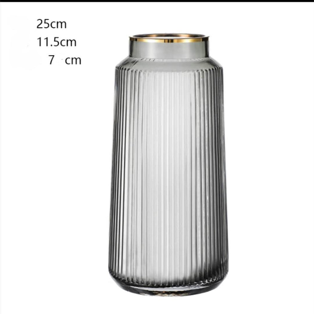 Light Luxury Retro Vertical Stripe Glass Vase With Gold Flower Arrangement