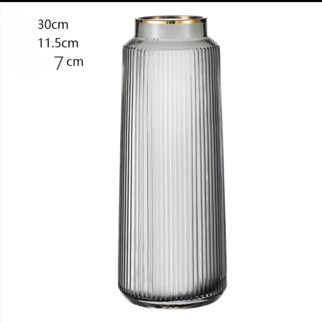 Light Luxury Retro Vertical Stripe Glass Vase With Gold Flower Arrangement