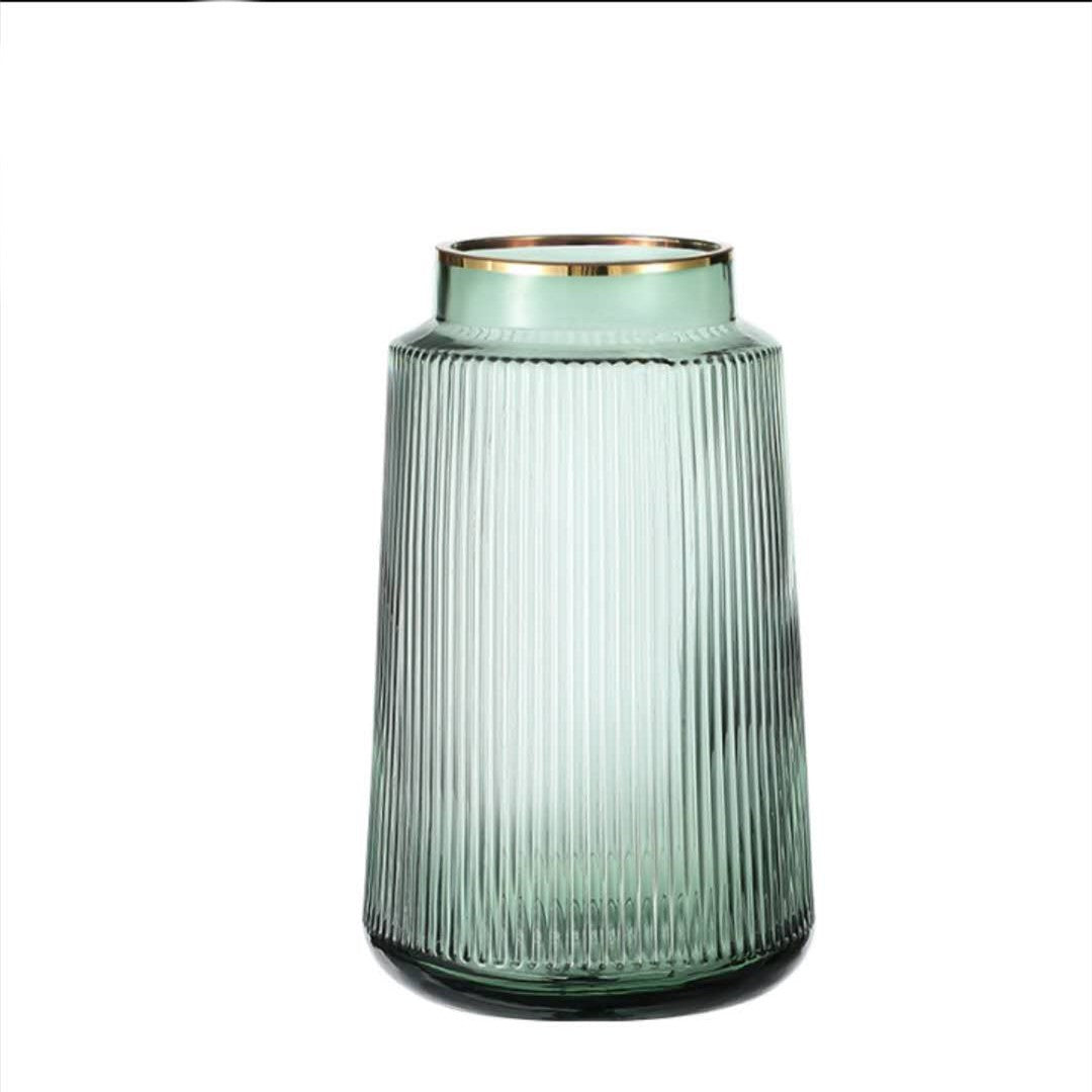 Light Luxury Retro Vertical Stripe Glass Vase With Gold Flower Arrangement