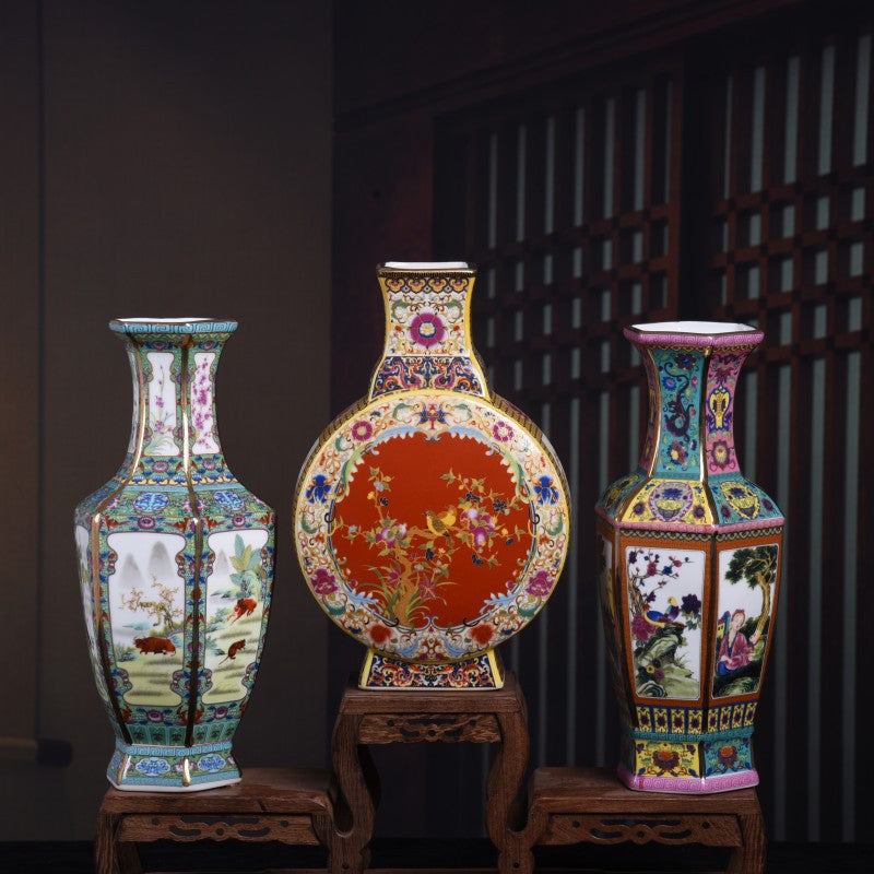 Jingdezhen Ceramic Qianlong Gold Vase