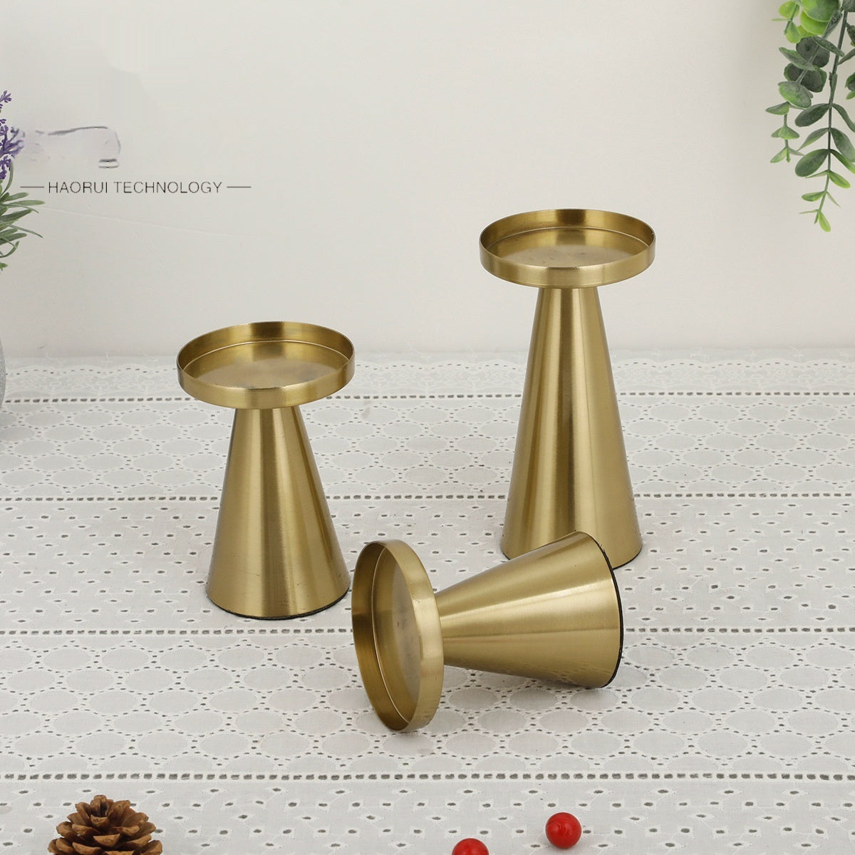 Home Antique Bronze Color Vintage Candle Holder Ornament