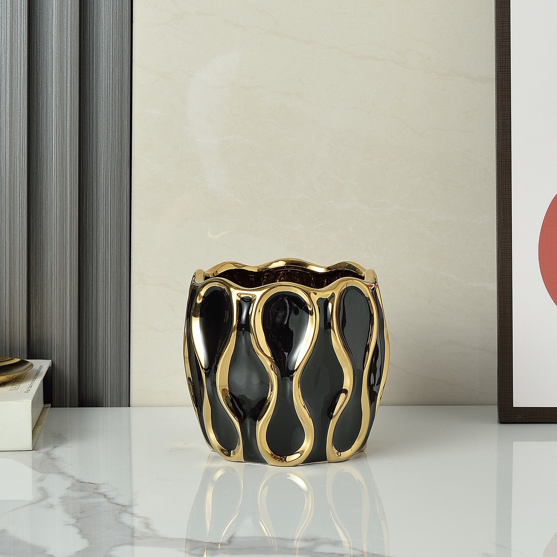 Simple Modern Black And White Gold Plated Ceramic Vase